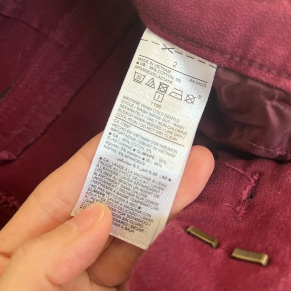 Old Navy Mid Rise Pixie Skinny Ankle Pants - Picture 3 of 7